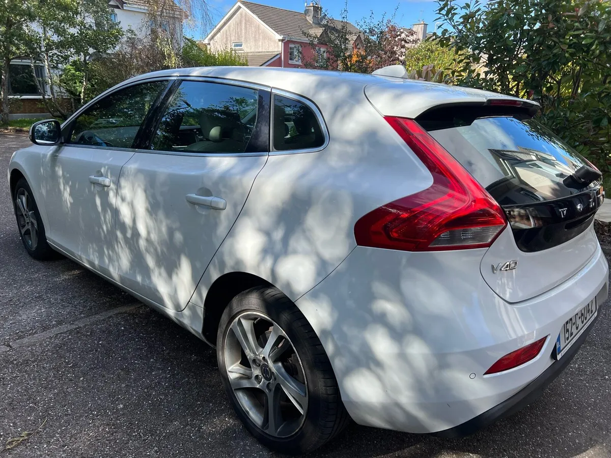 Volvo V40 - Image 3