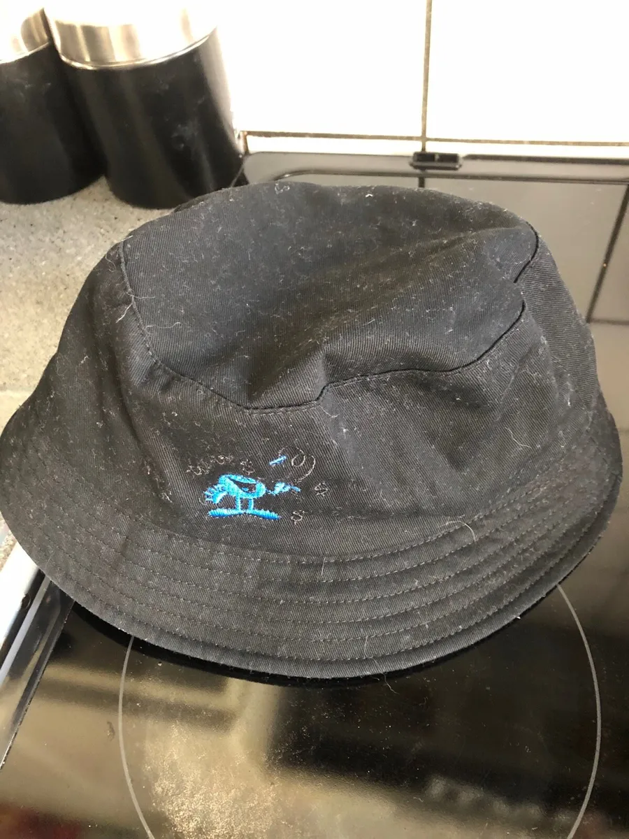 Mens hat €5 - Image 1