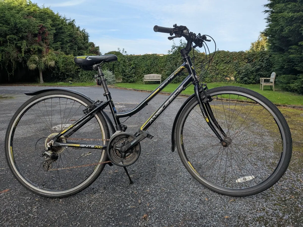 Hybrid bike - Ignite 700 - UCD