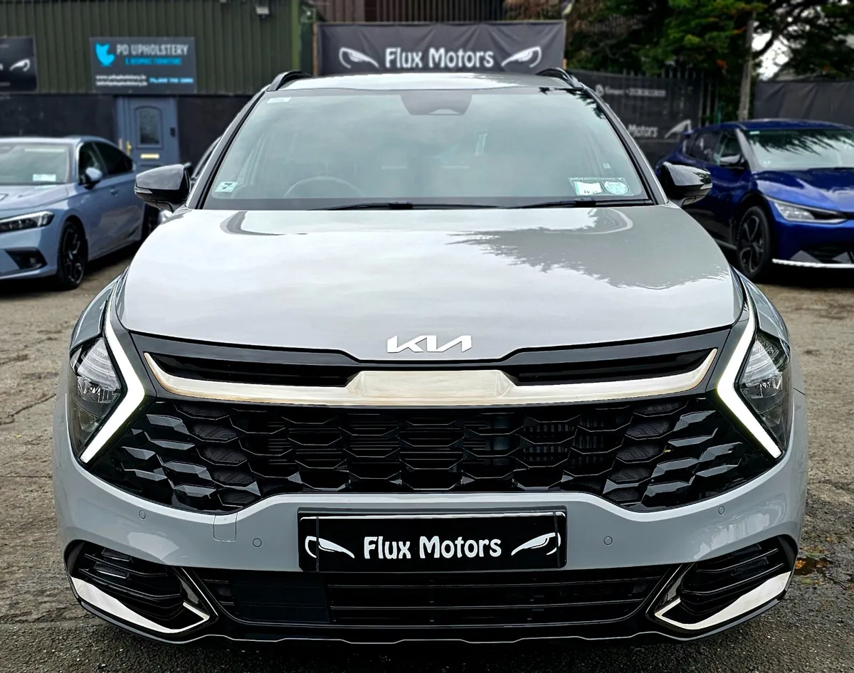 🔥 2024 Kia Sportage Anniversary Edition PHEV - Image 2