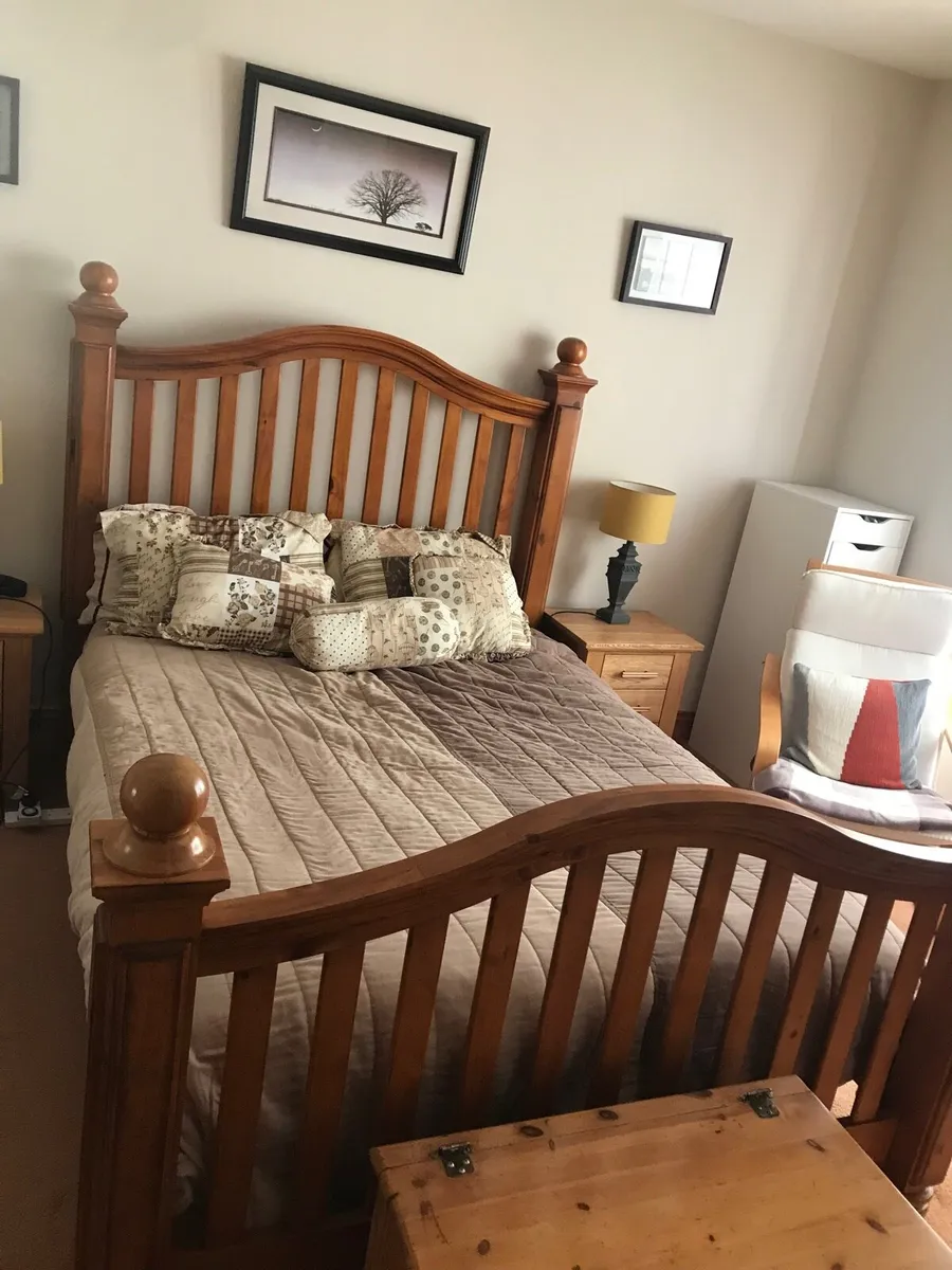 Solid bed frame king - Image 1