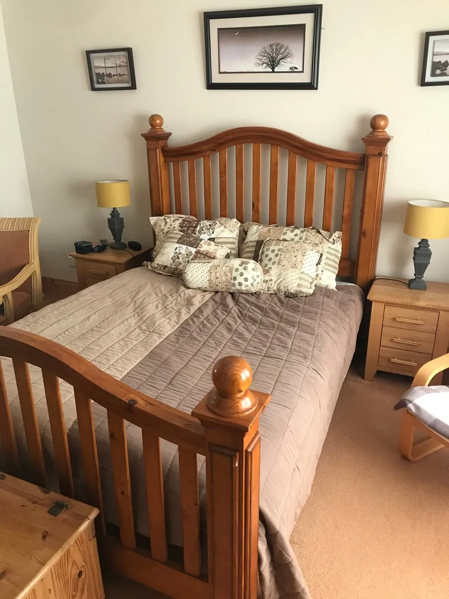 Solid bed frame king - Image 2