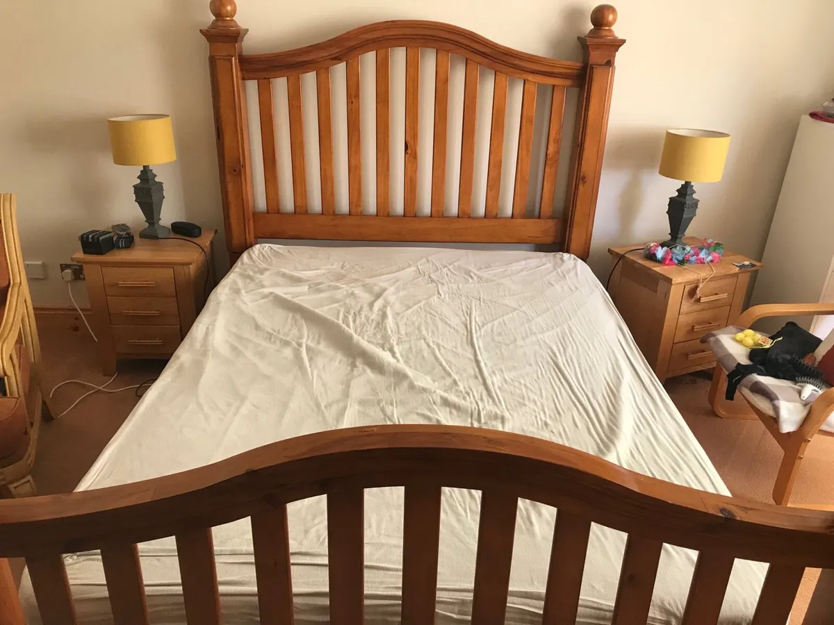 Solid bed frame king - Image 3
