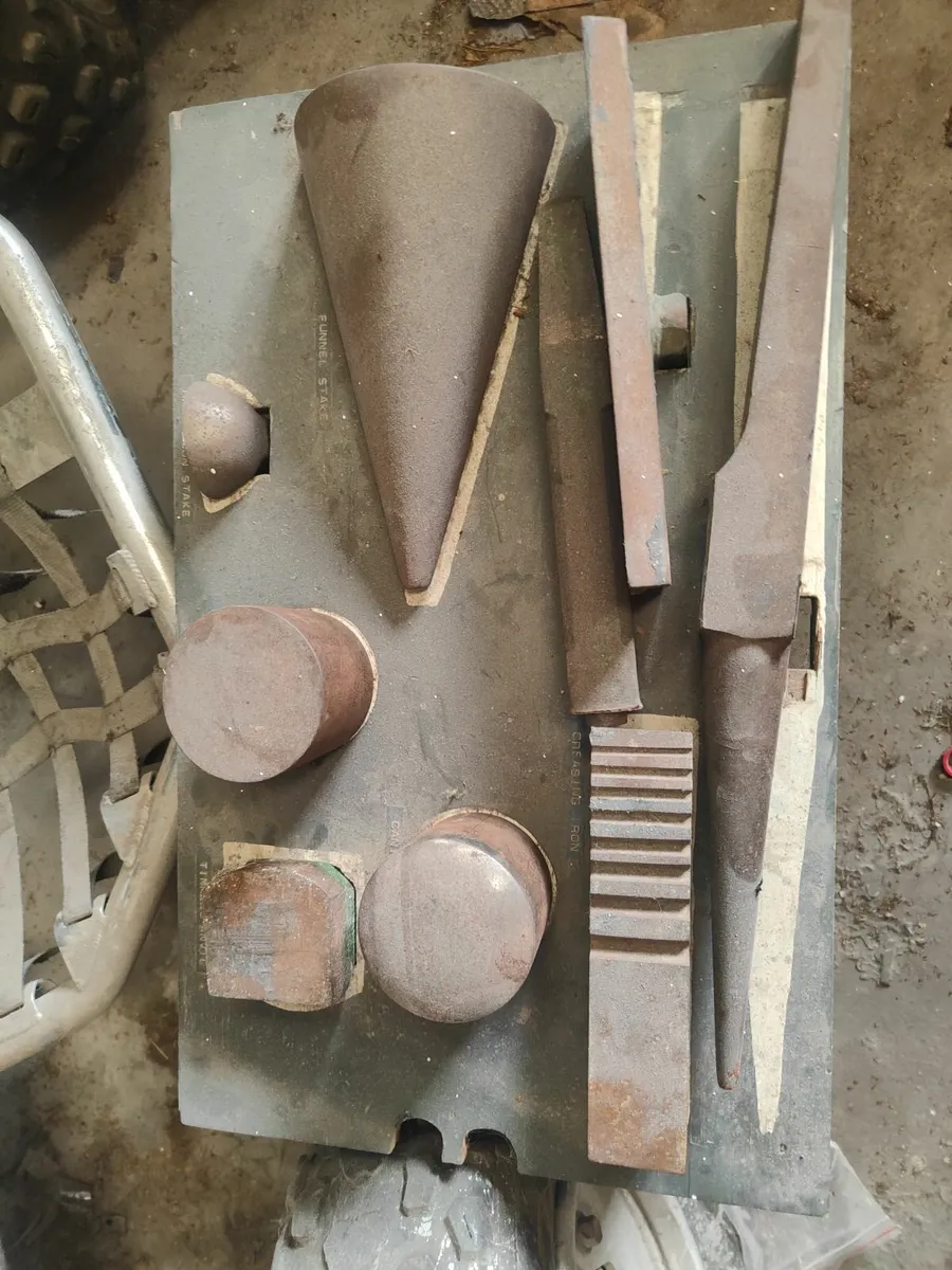Anvils - Image 4