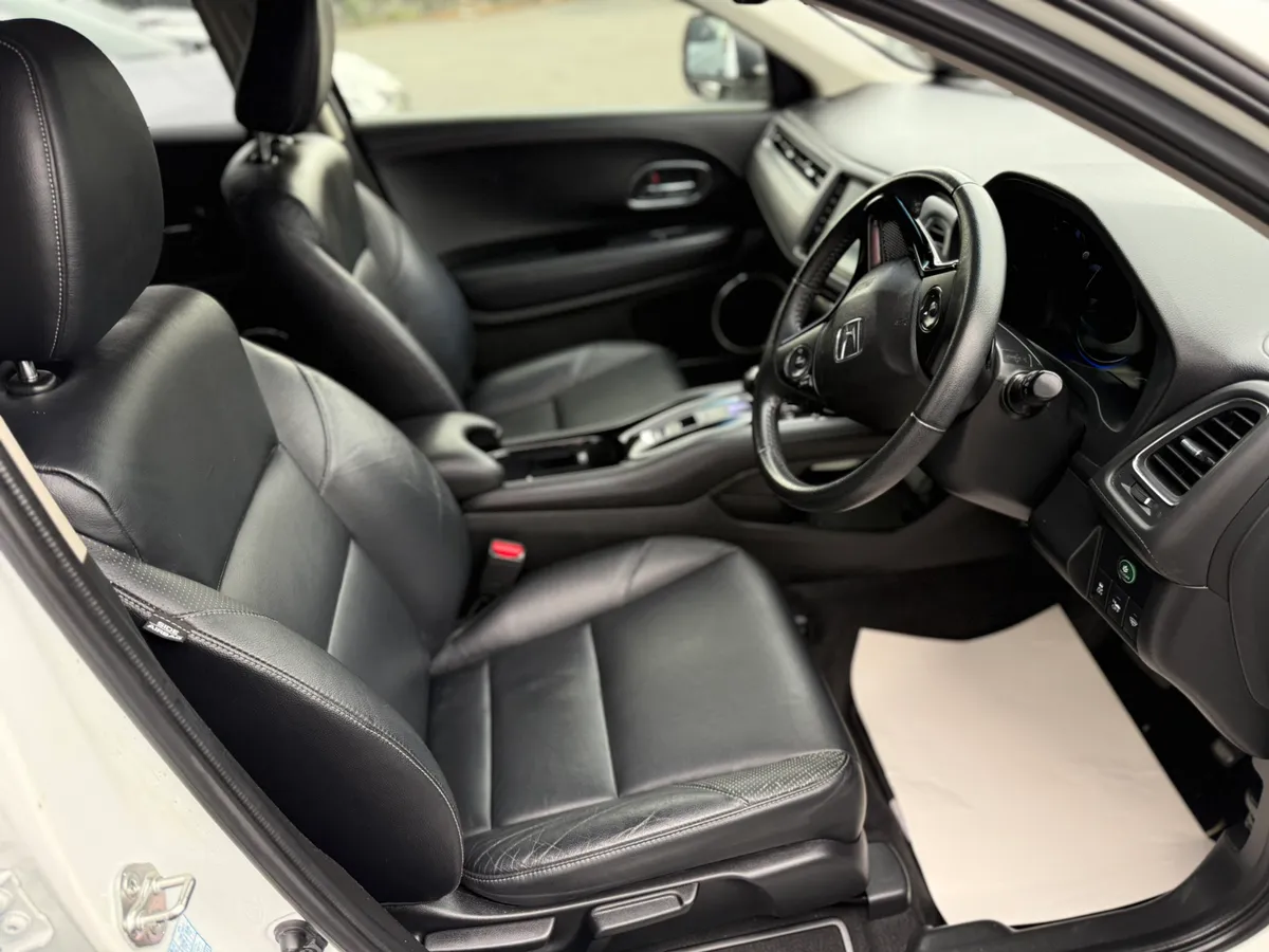 2015 Honda Vezel 1.5 Hybrid Auto Full Leather - Image 4