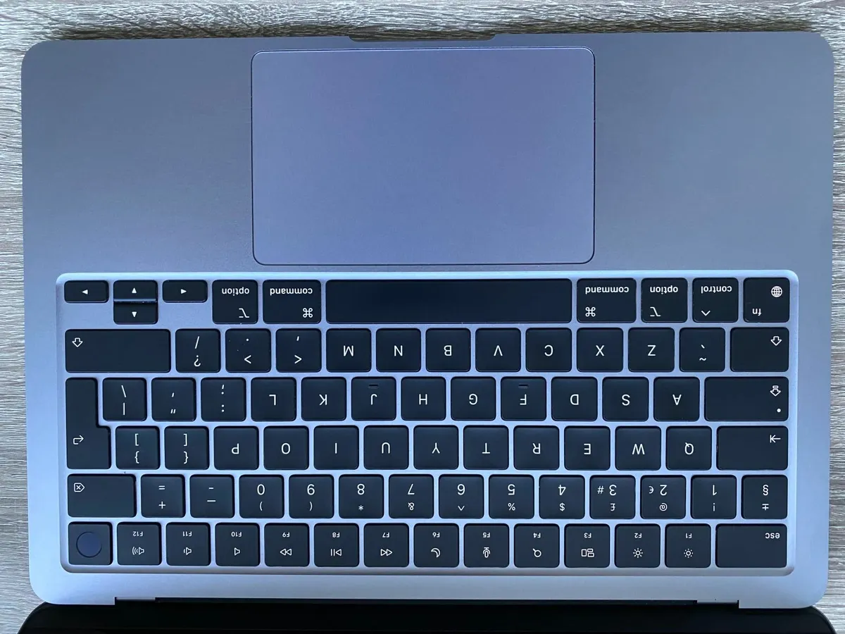 Apple MacBook Air 13inch (2022) M2 | 256GB | 8GB - Image 3