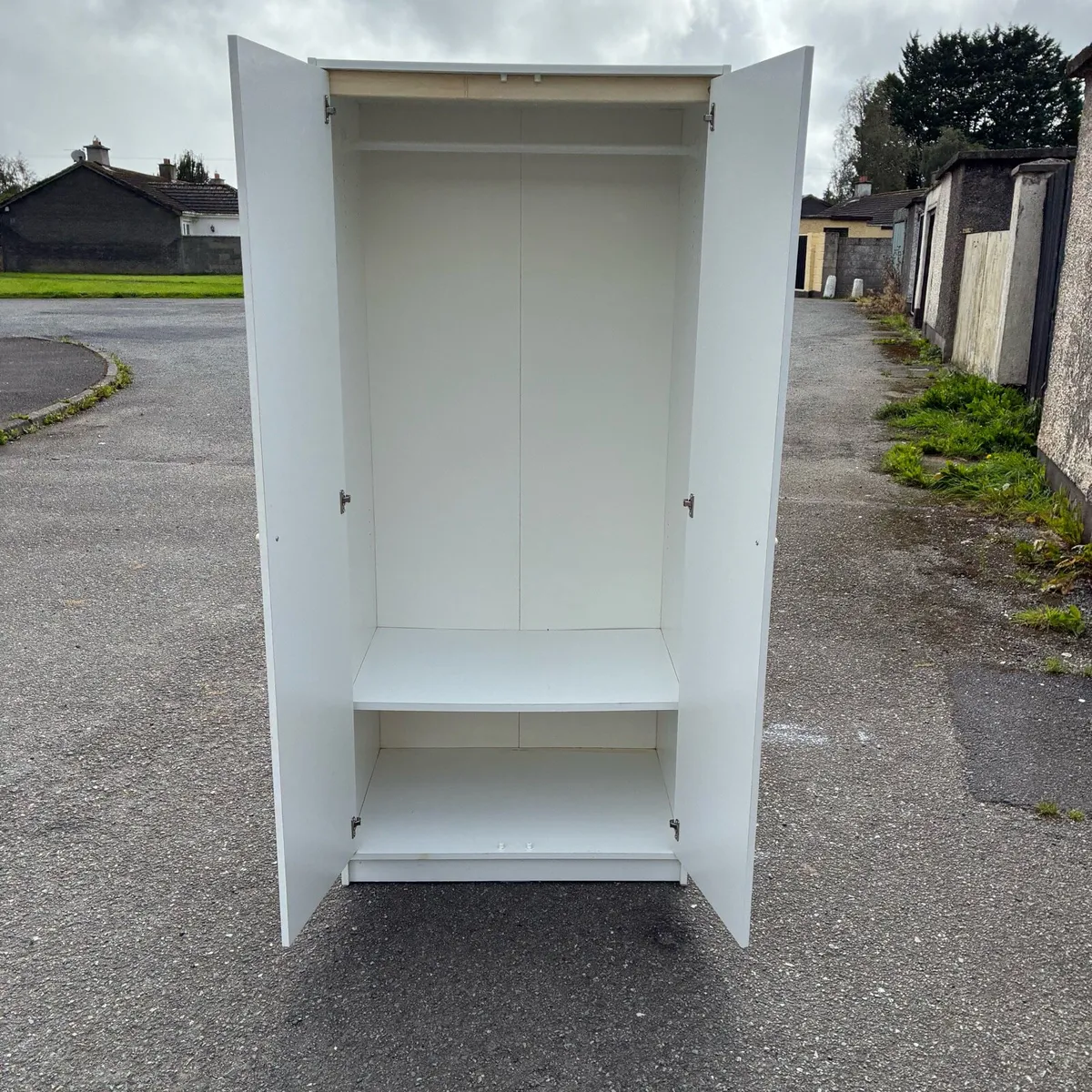 White wardrobe - Image 3