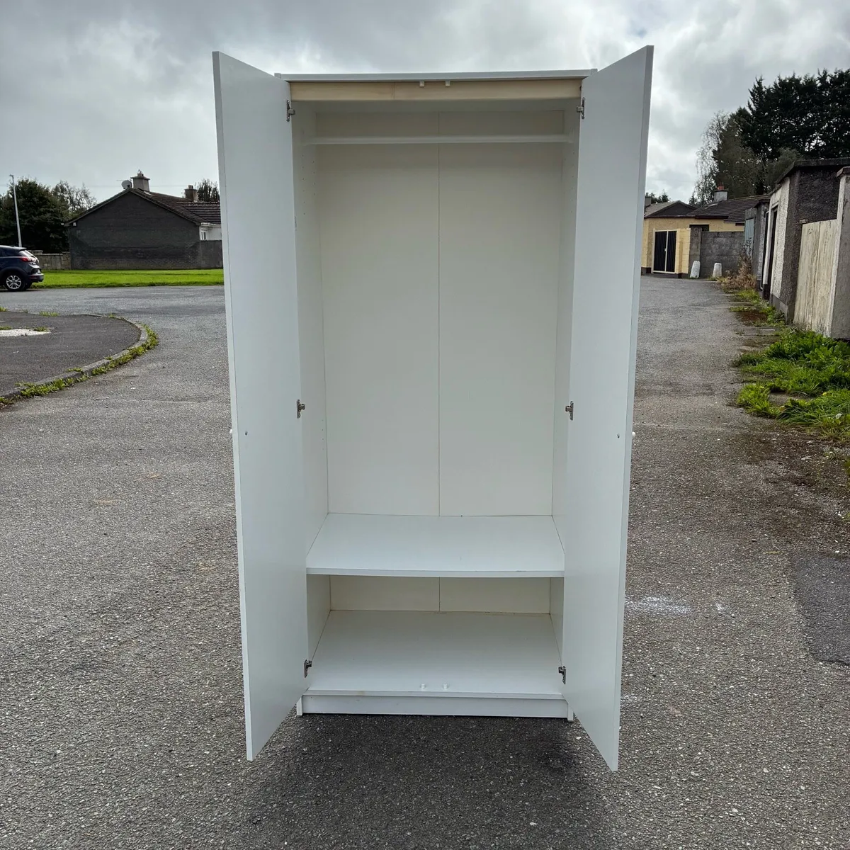 White wardrobe - Image 4