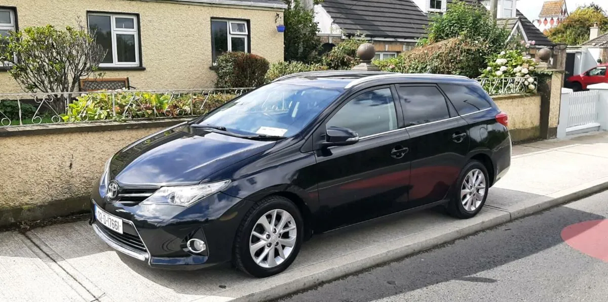 132 Toyota Auris Estate 1.4 D4D (NEW NCT TODAY) - Image 3