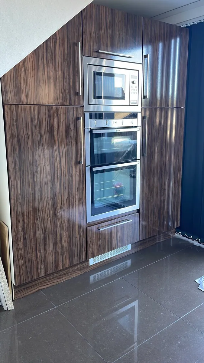 Wanted !!Wood grain gloss Nolan cupboard door
