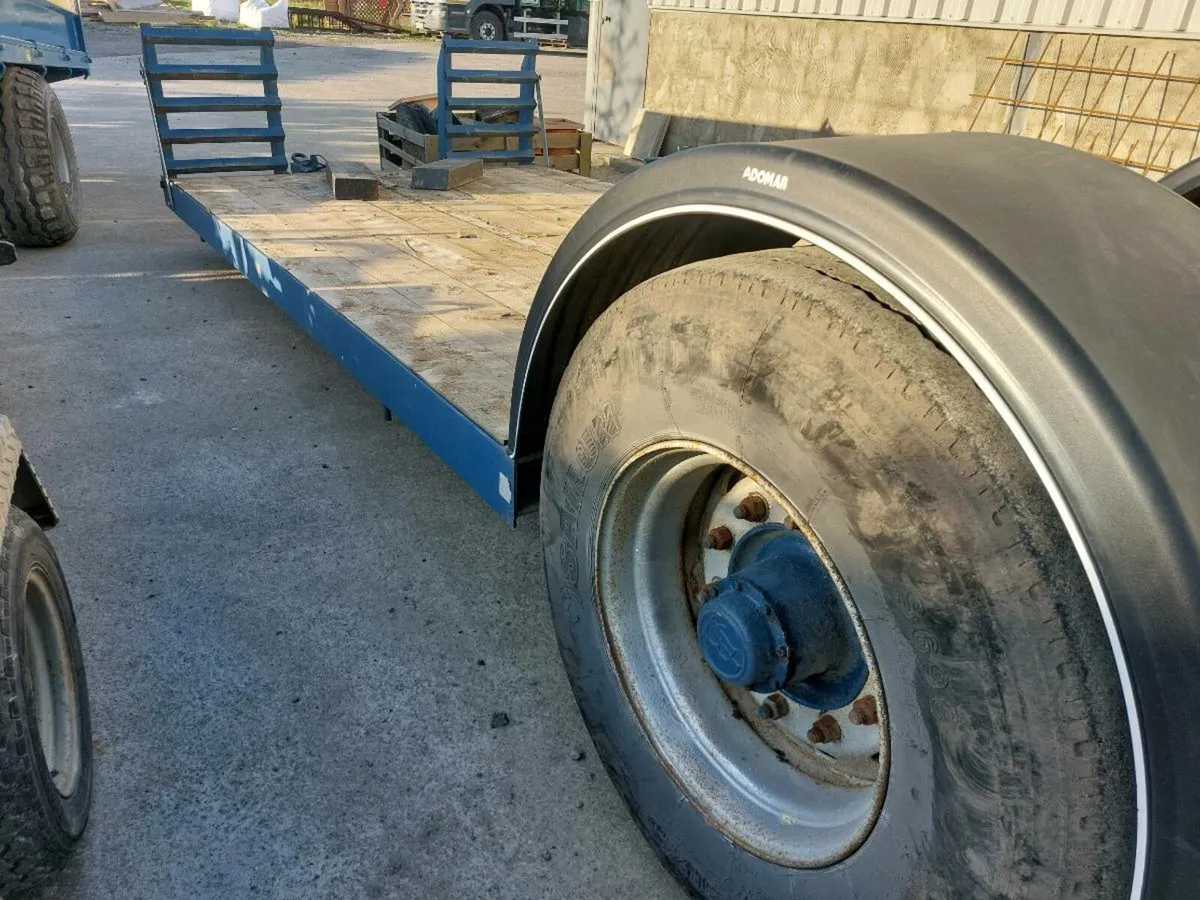 Low loader - Image 1