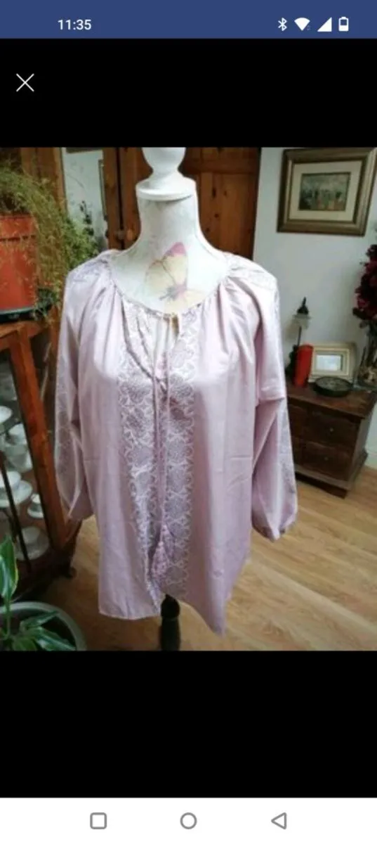 Ladies Pale pink top, new never worn. - Image 1