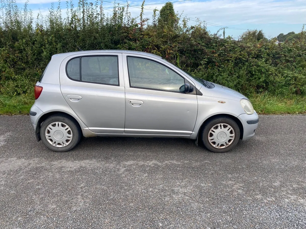 Toyota Yaris 2004 - Image 1