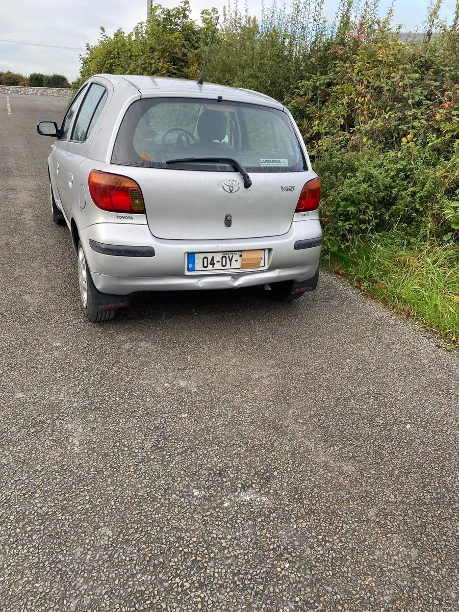 Toyota Yaris 2004 - Image 2