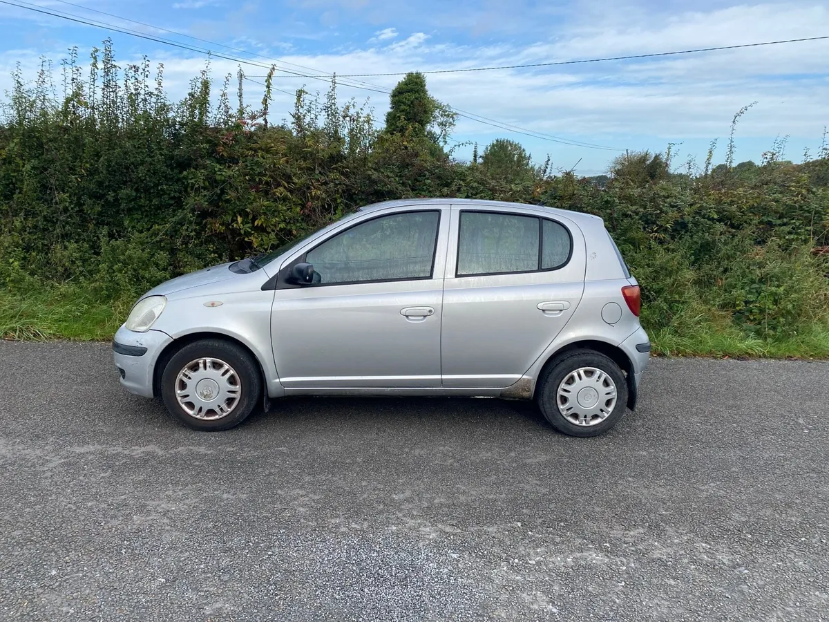 Toyota Yaris 2004 - Image 3
