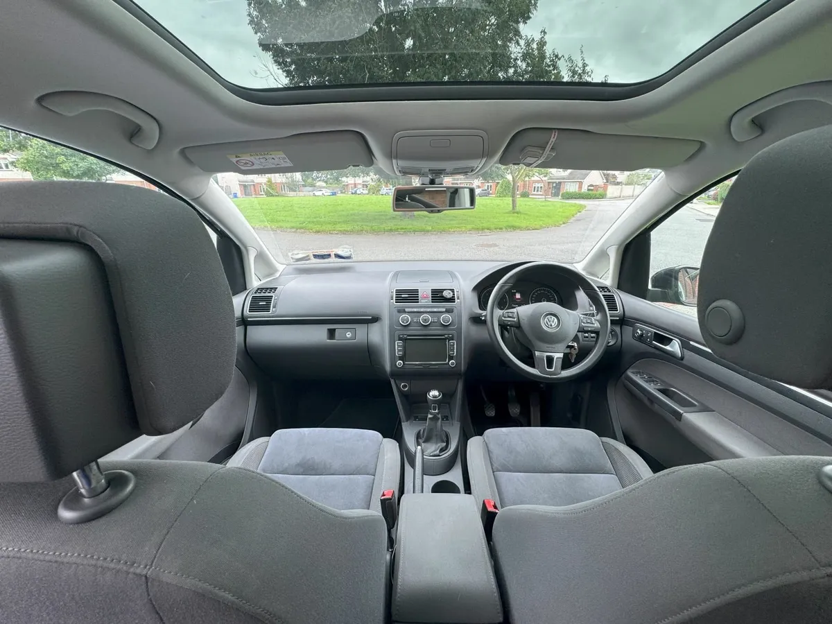 2015 VW Touran High Line Blue Motion 2.0L Diesel - Image 4