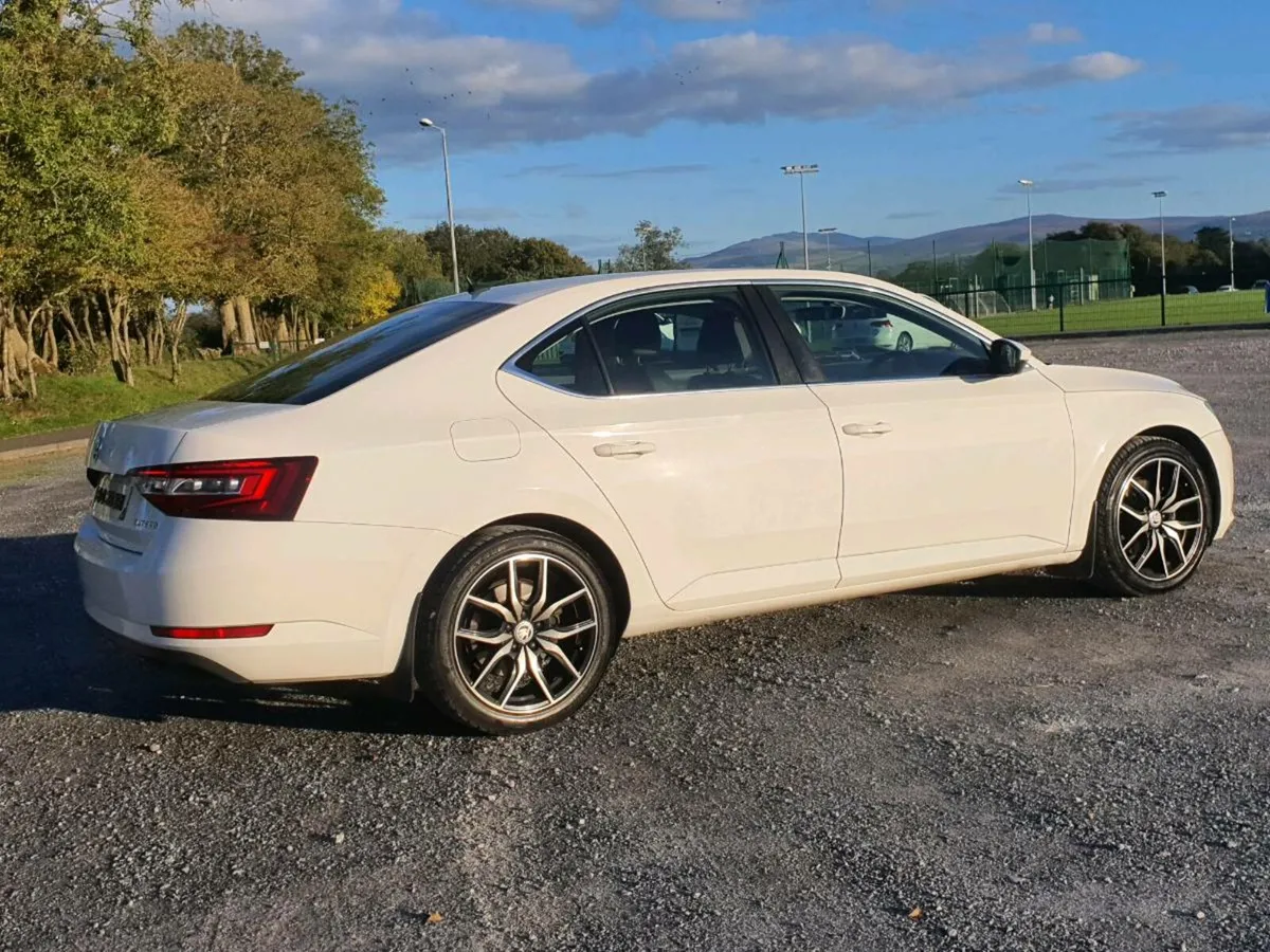 SKODA SUPERB STYLE 2.0 LTR 150 BHP 2016 - Image 4