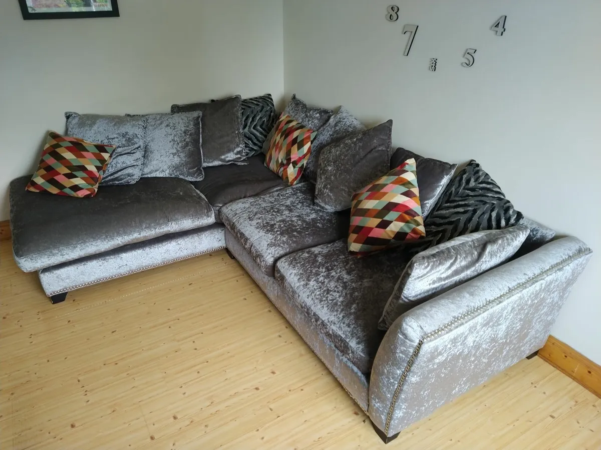 Corner sofa - Image 1