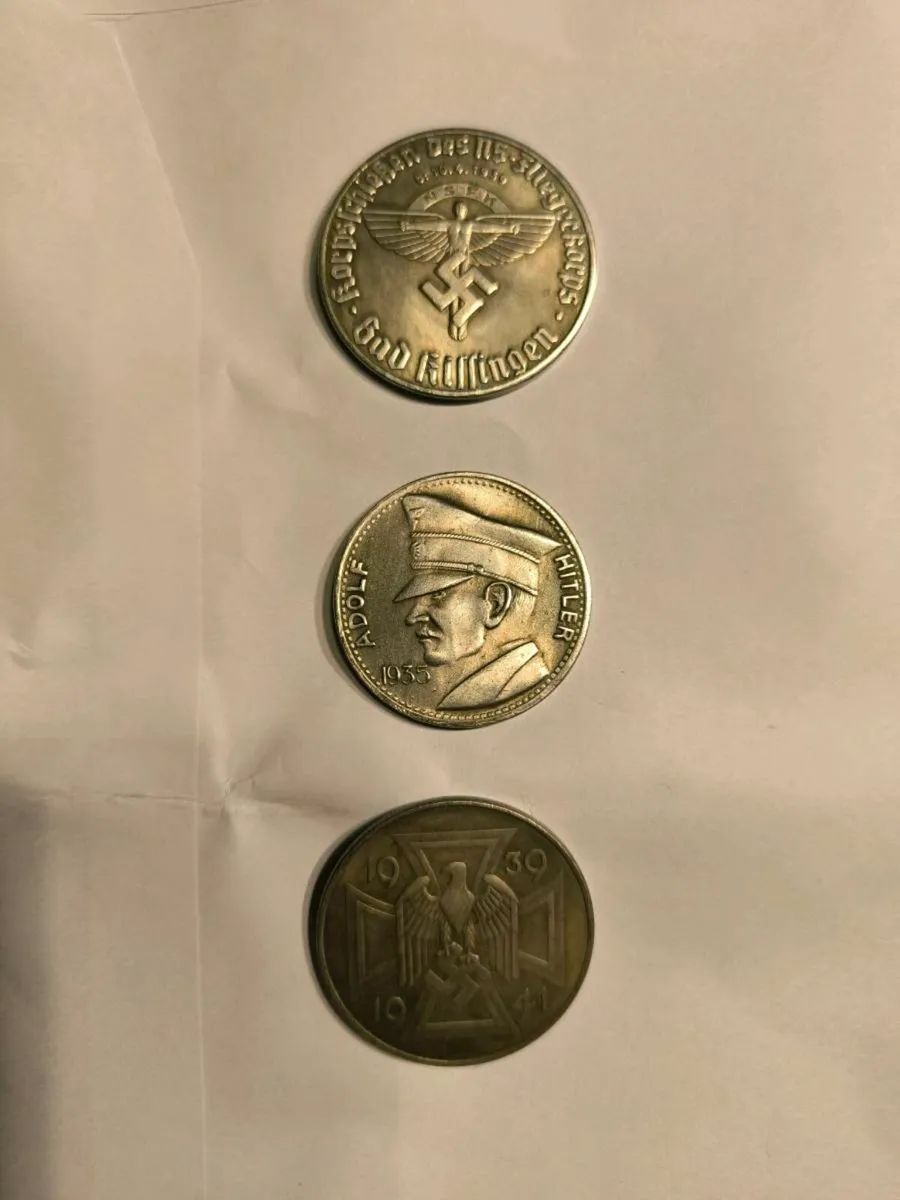 1935 German 5 ReichMark coins ×3 - Image 1