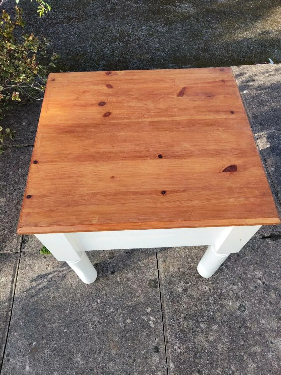 Pine Table - Image 3