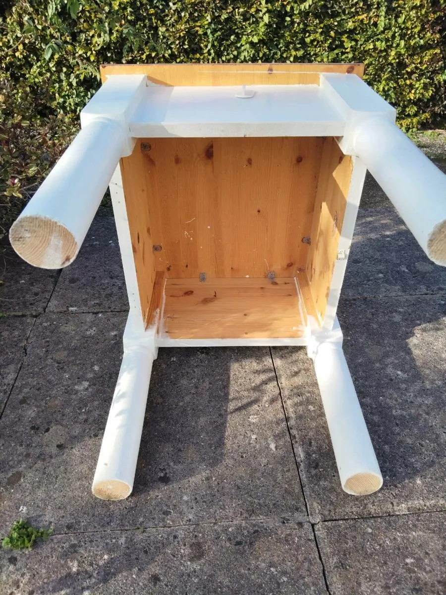 Pine Table - Image 4