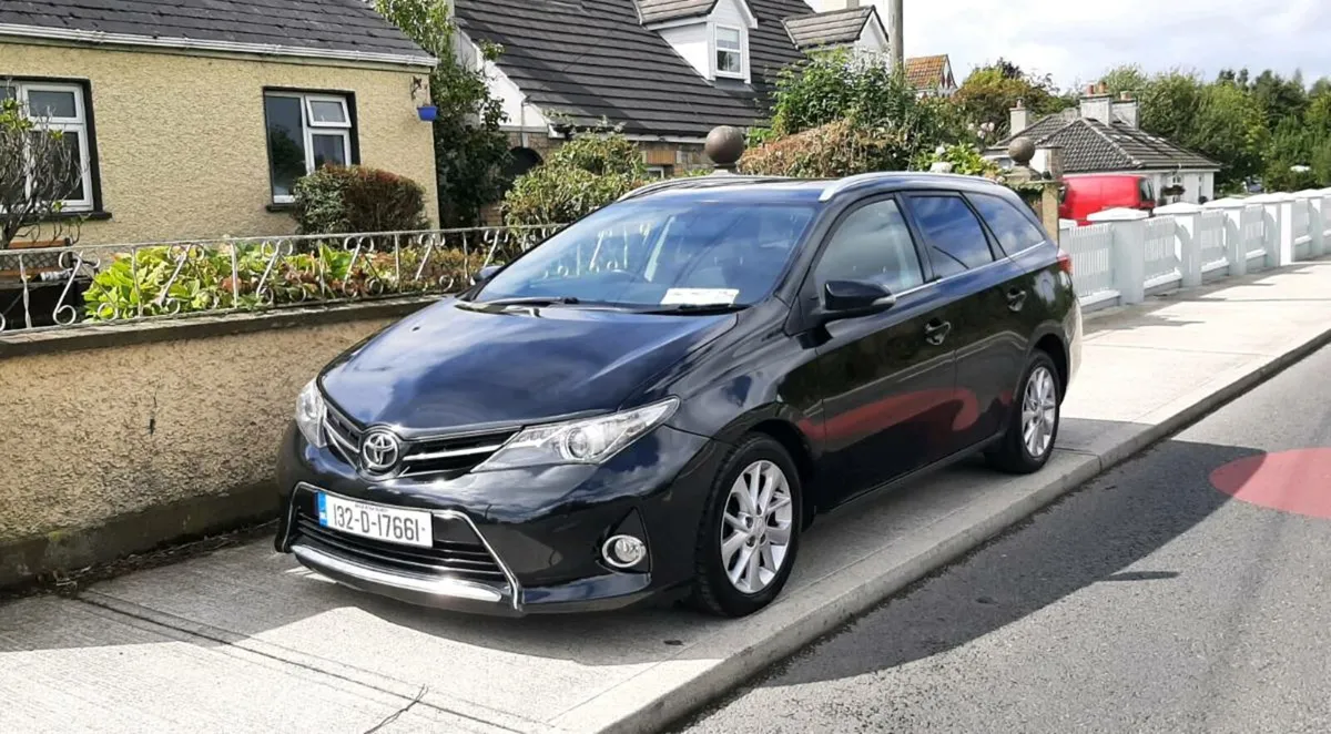 132 Toyota Auris Estate 1.4 D4D (NEW NCT) Mint - Image 4