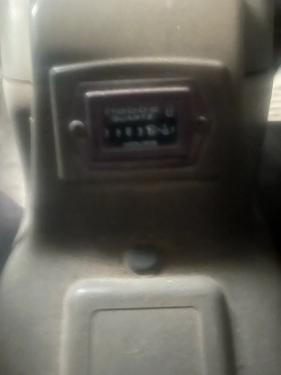 Hitachi ex30 - Image 4