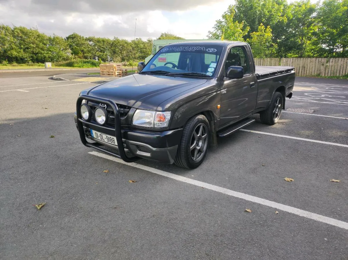 Toyota Hilux - Image 3