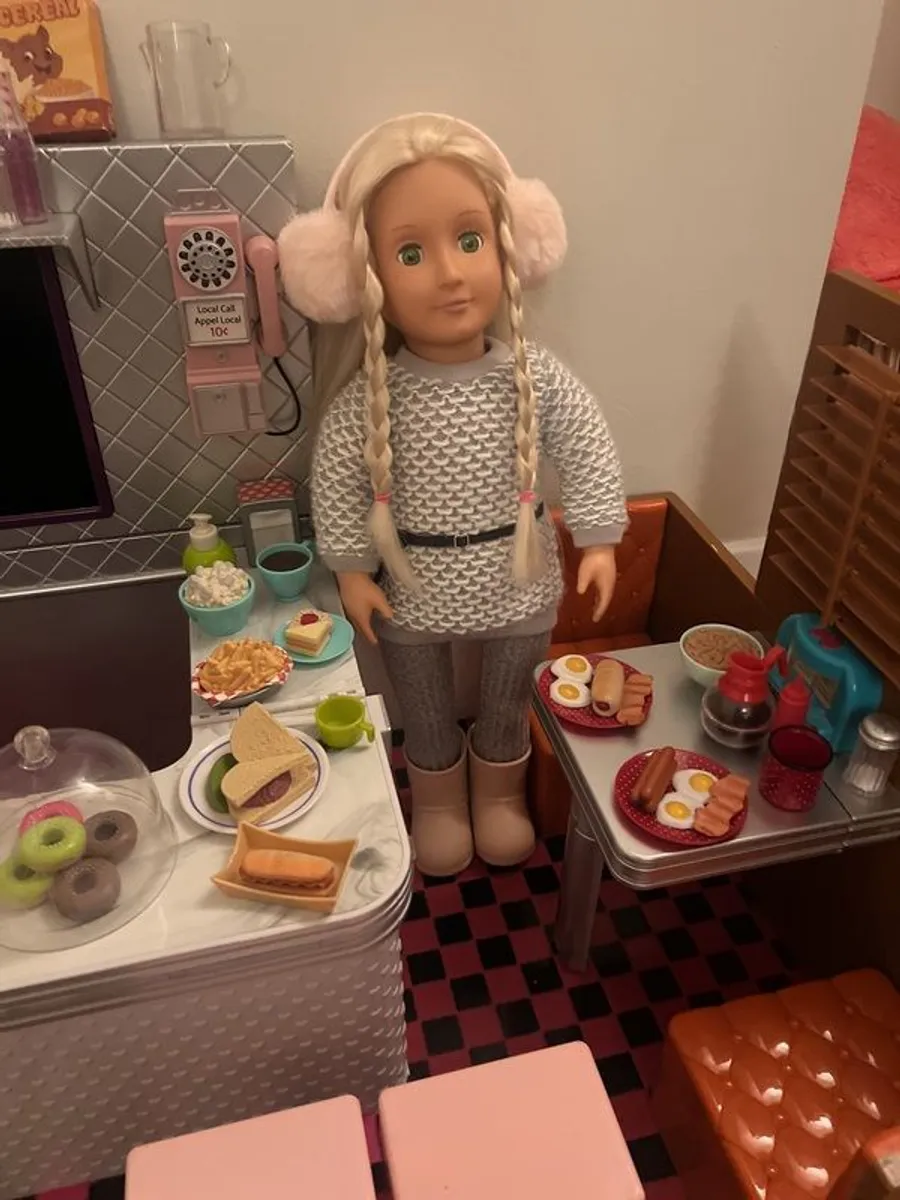 Our Generation Dolls and Diner - Image 3
