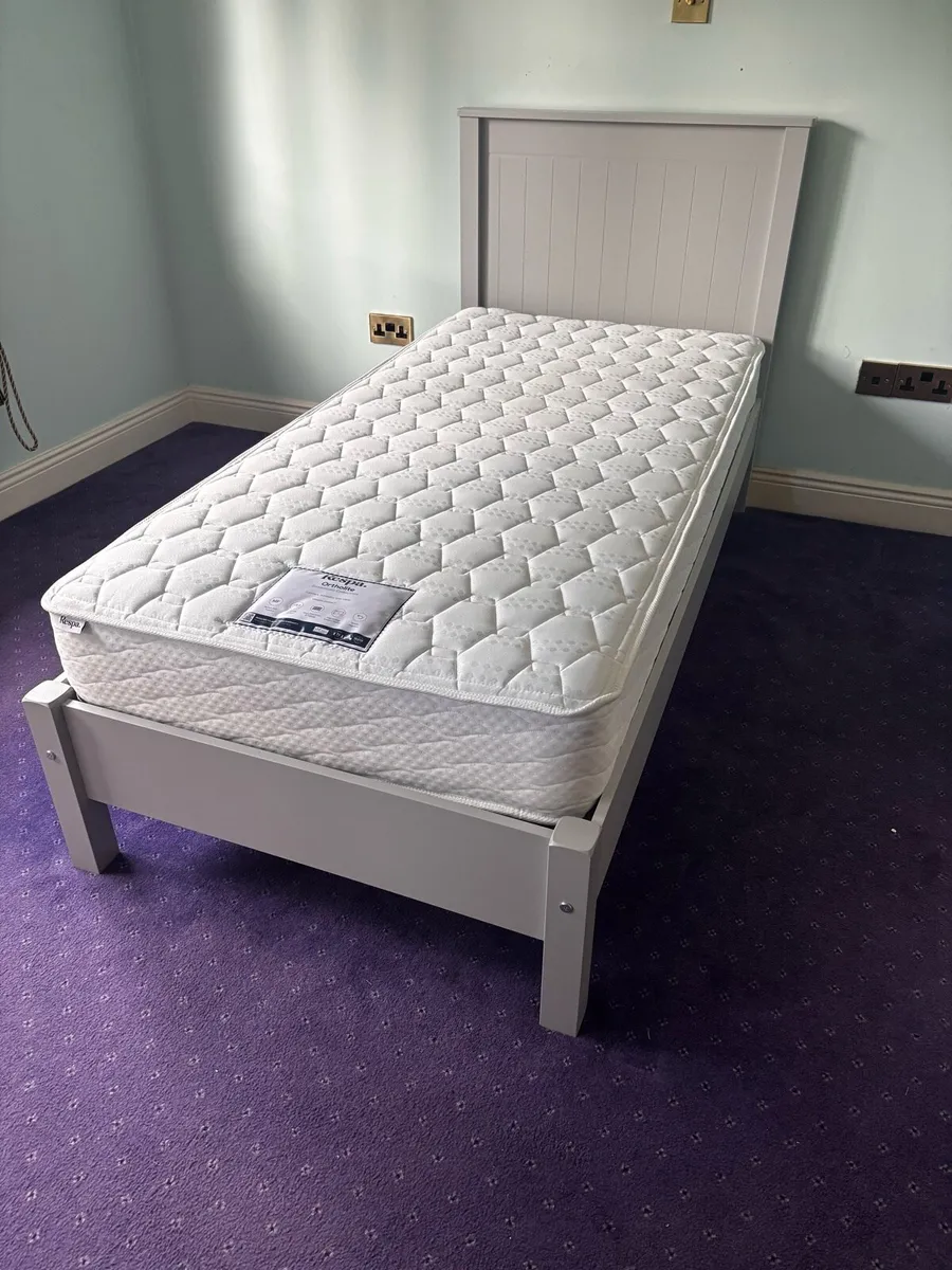 Single bed - Image 2