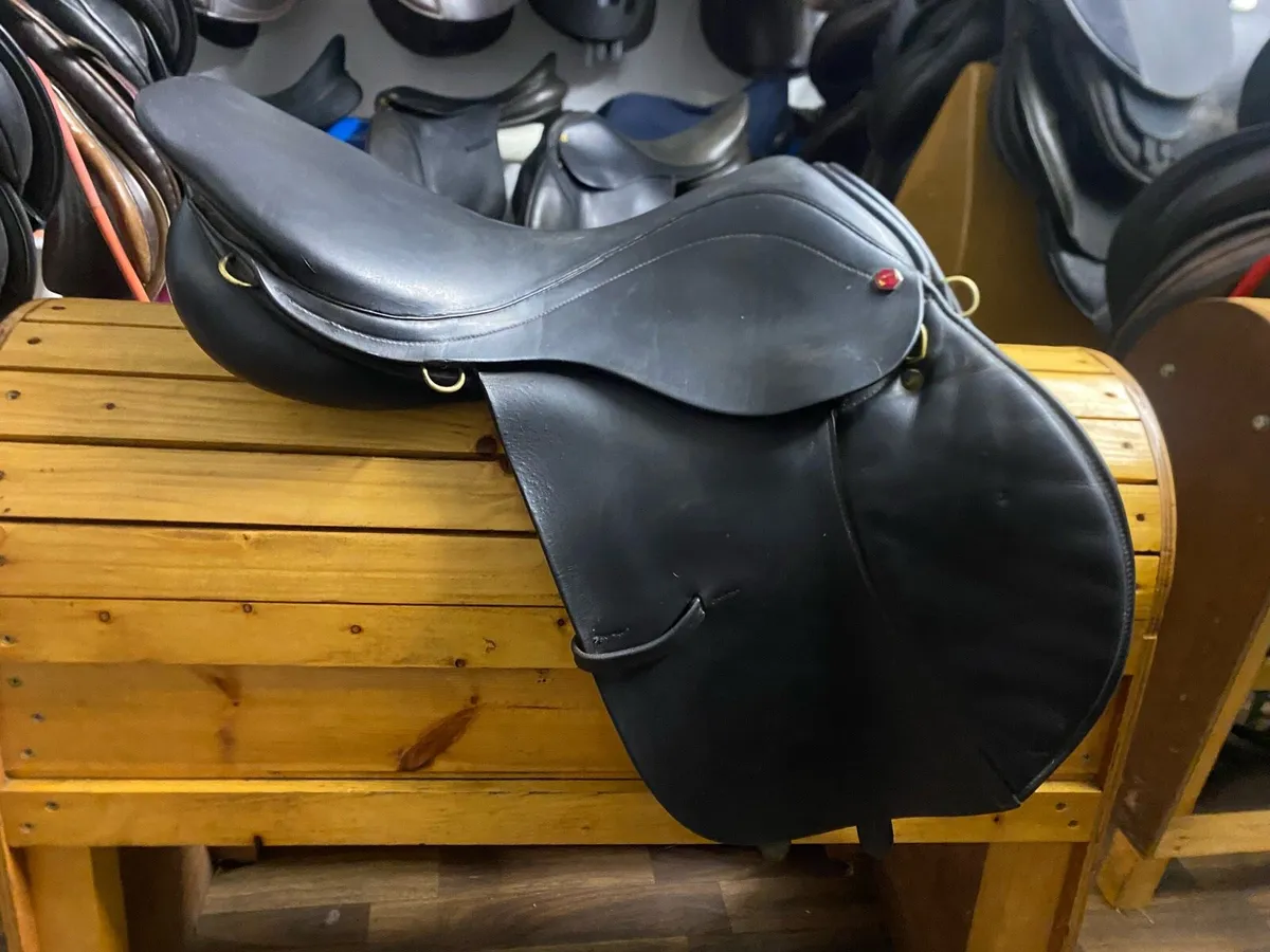 Albion jumping saddle 18” TB tree - Image 2