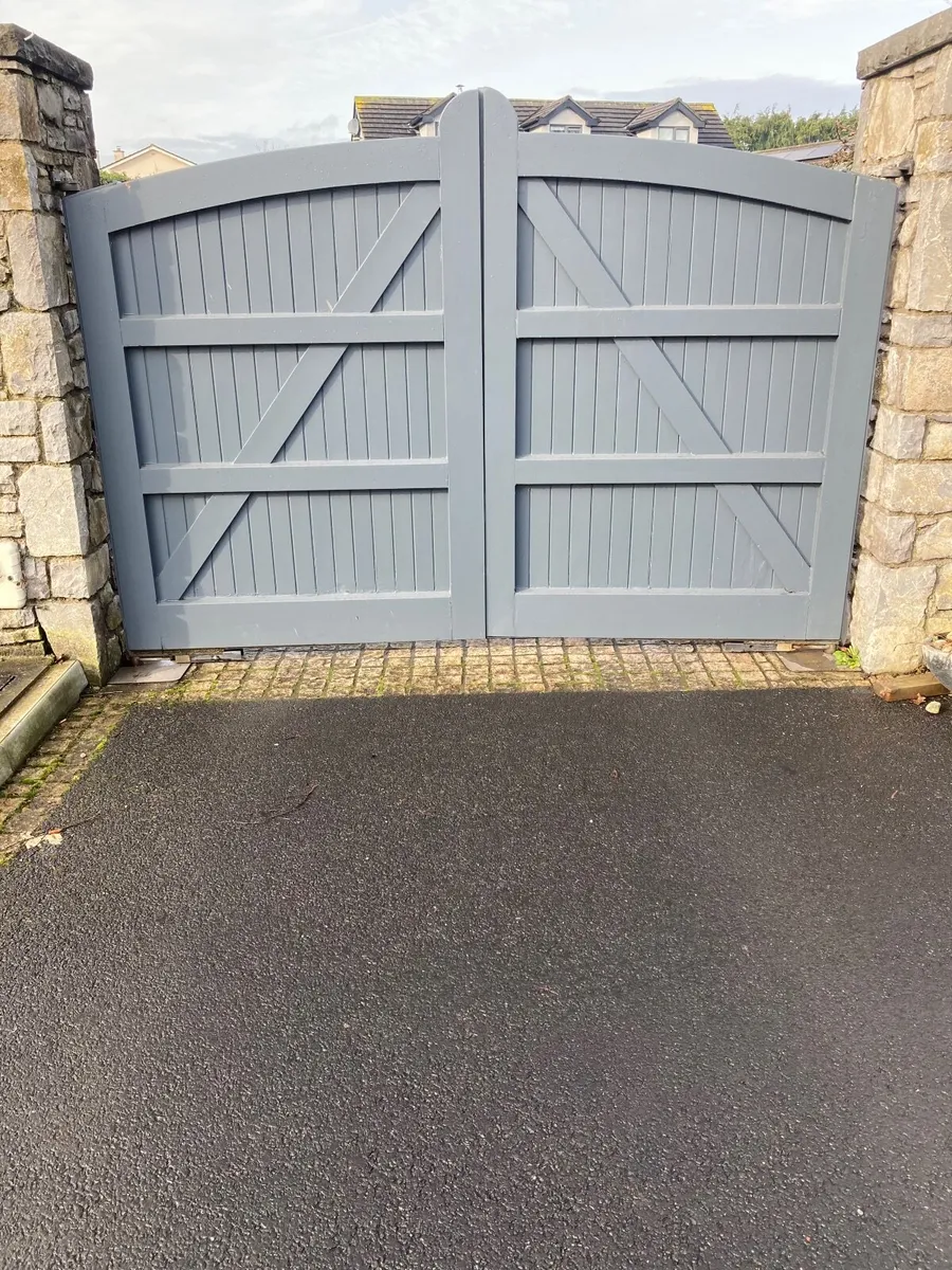Gates - Image 1