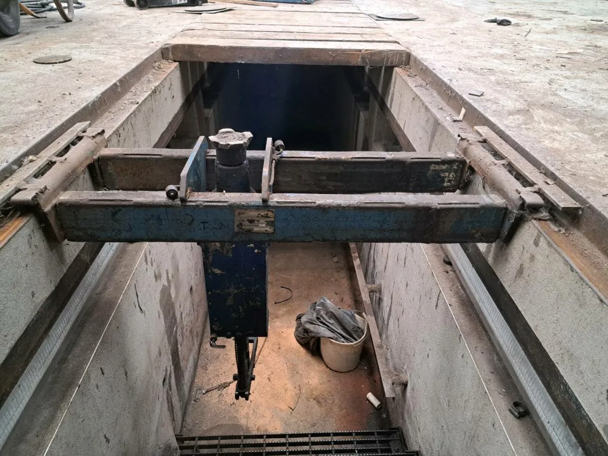 Pit jack - Image 1