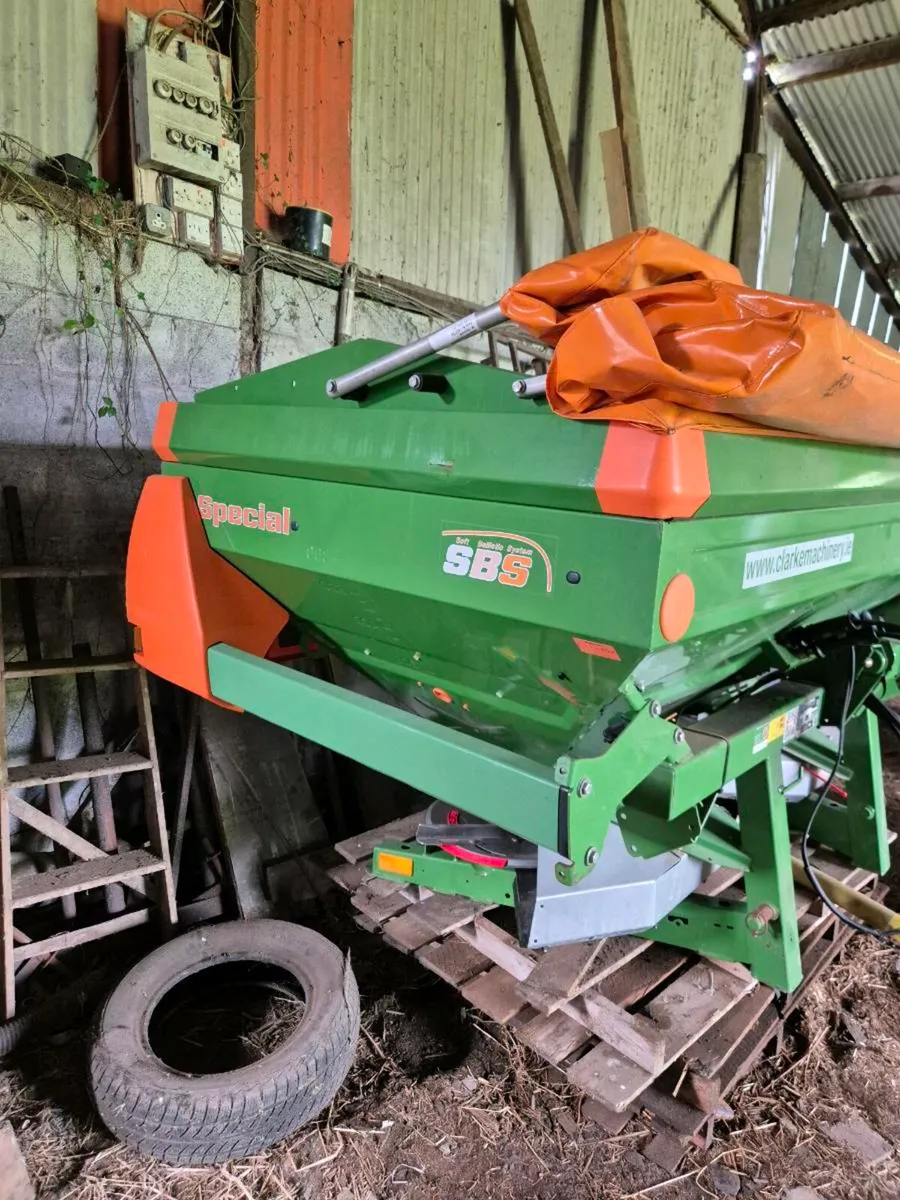 Amazone Fertiliser Spreader - Image 1