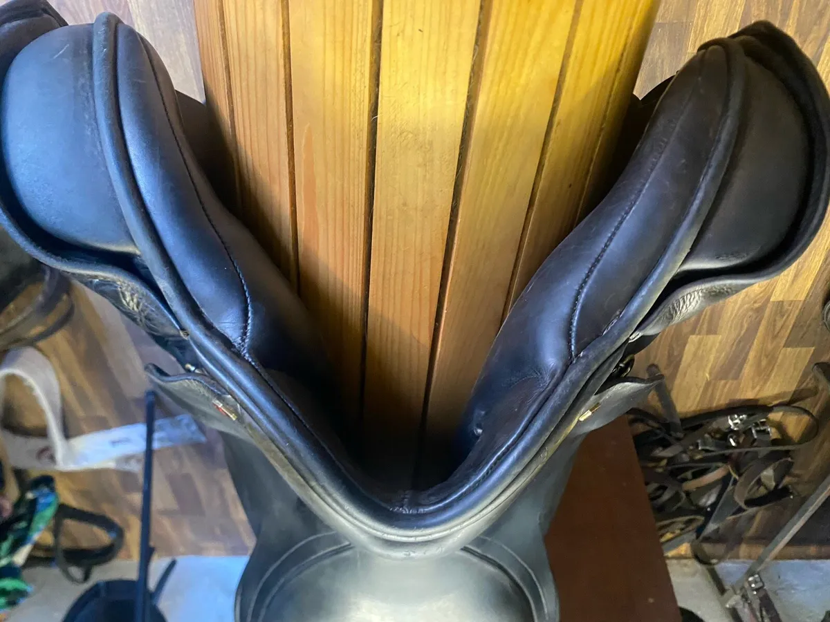 Albion k2 Leather jumping saddle - Image 2