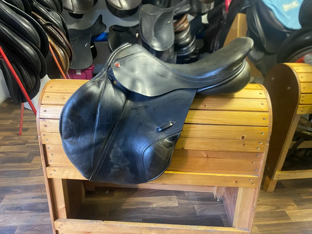 Albion k2 Leather jumping saddle - Image 4