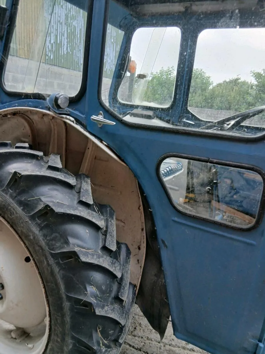 Ford 2000 - Image 3
