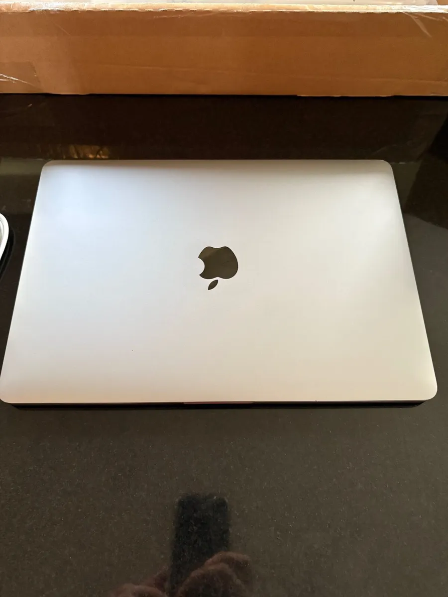 13" Apple MacBook Pro Sequoia TouchBar 8gb RAM/ - Image 4