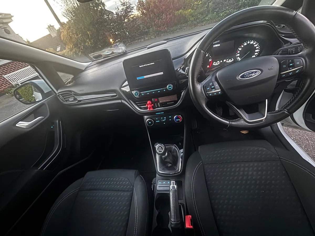 Ford Fiesta 2018 - Image 2