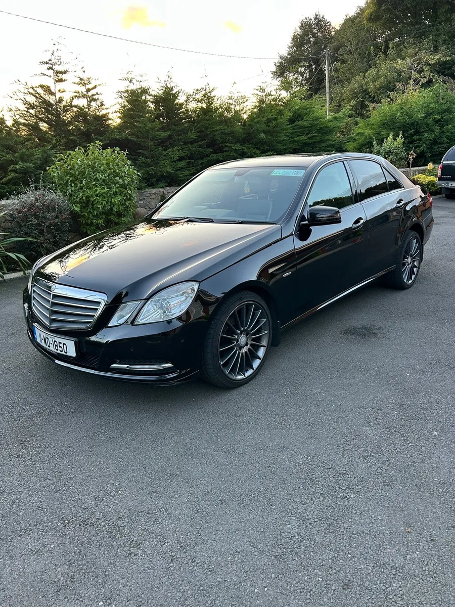 MERCEDES E220 7-speed AUTOMATIC NCT 08/2026 - Image 2