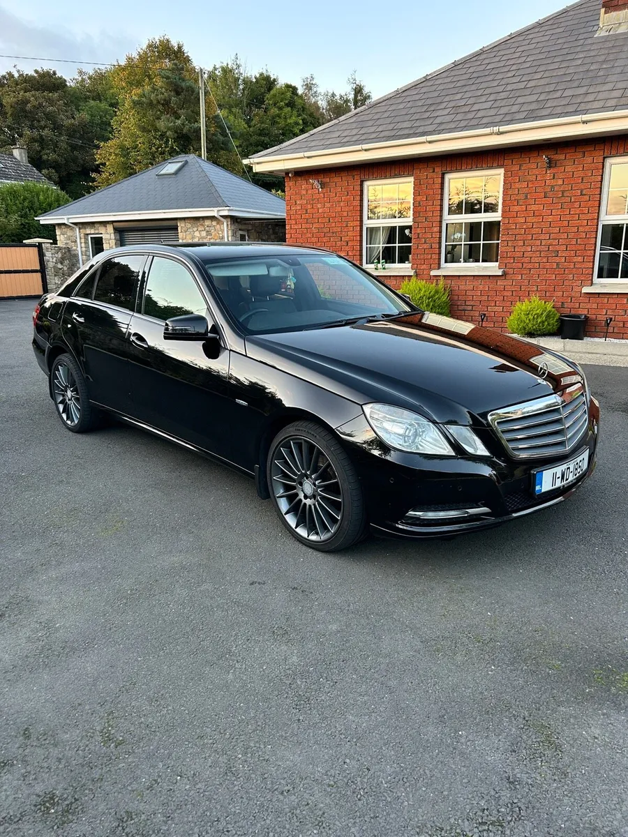 MERCEDES E220 7-speed AUTOMATIC NCT 08/2026 - Image 1