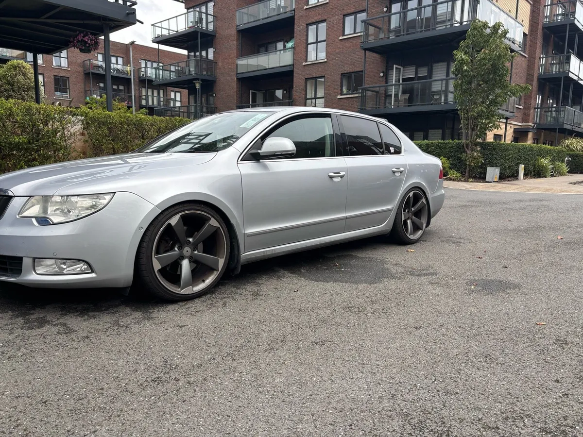 Skoda Superb DSG - Image 2