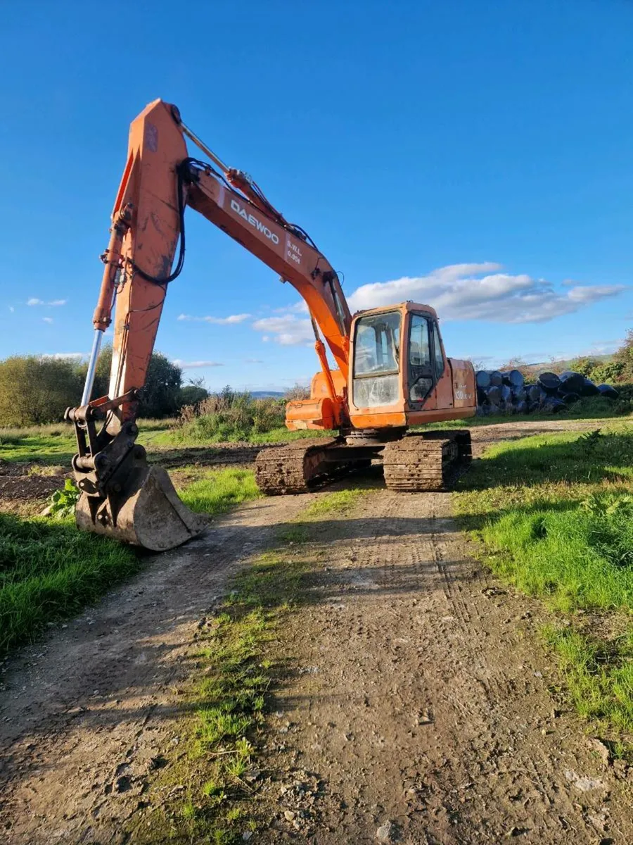 Excavator Daewoo 130 - Image 1