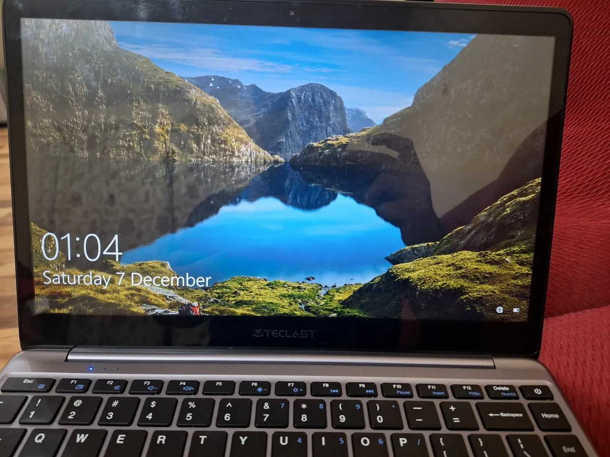 Laptop - Image 2