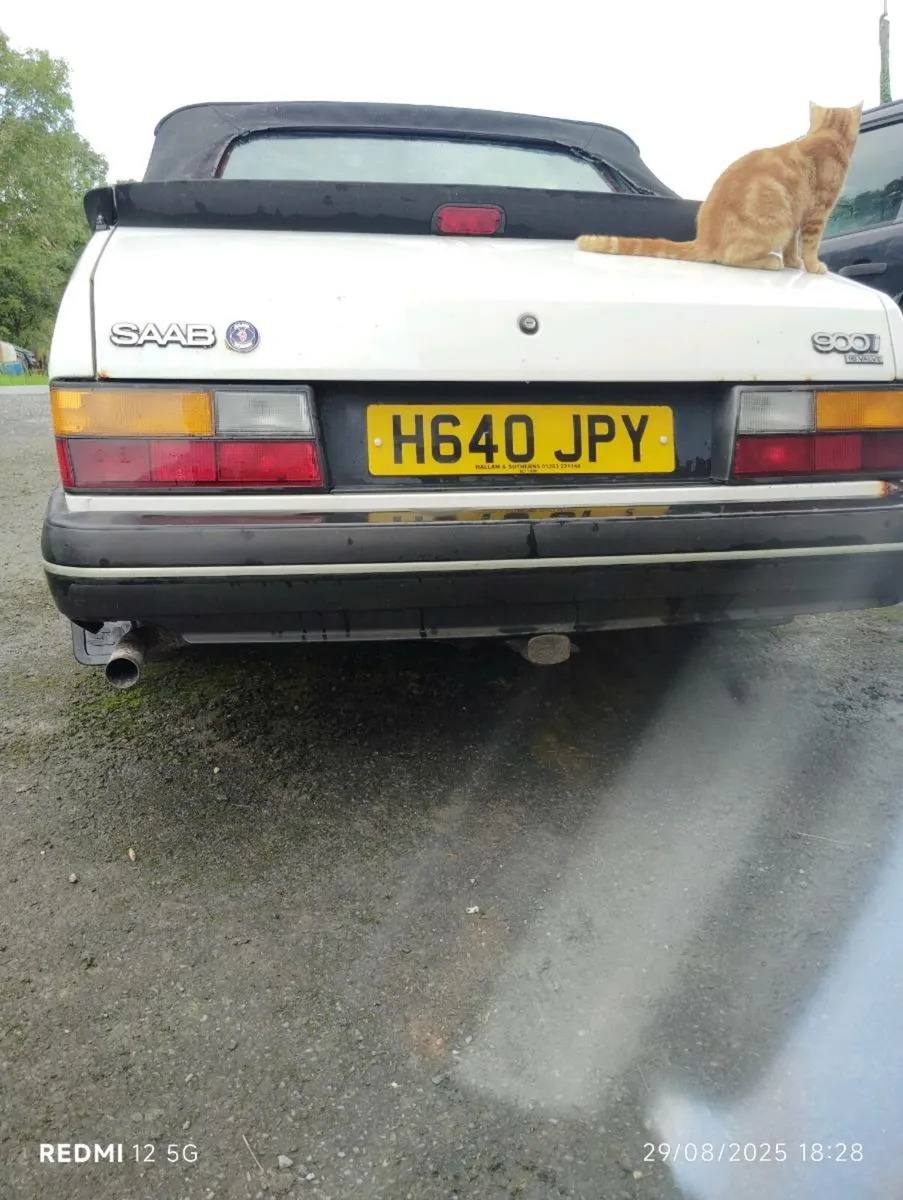 Saab 900i - Image 4