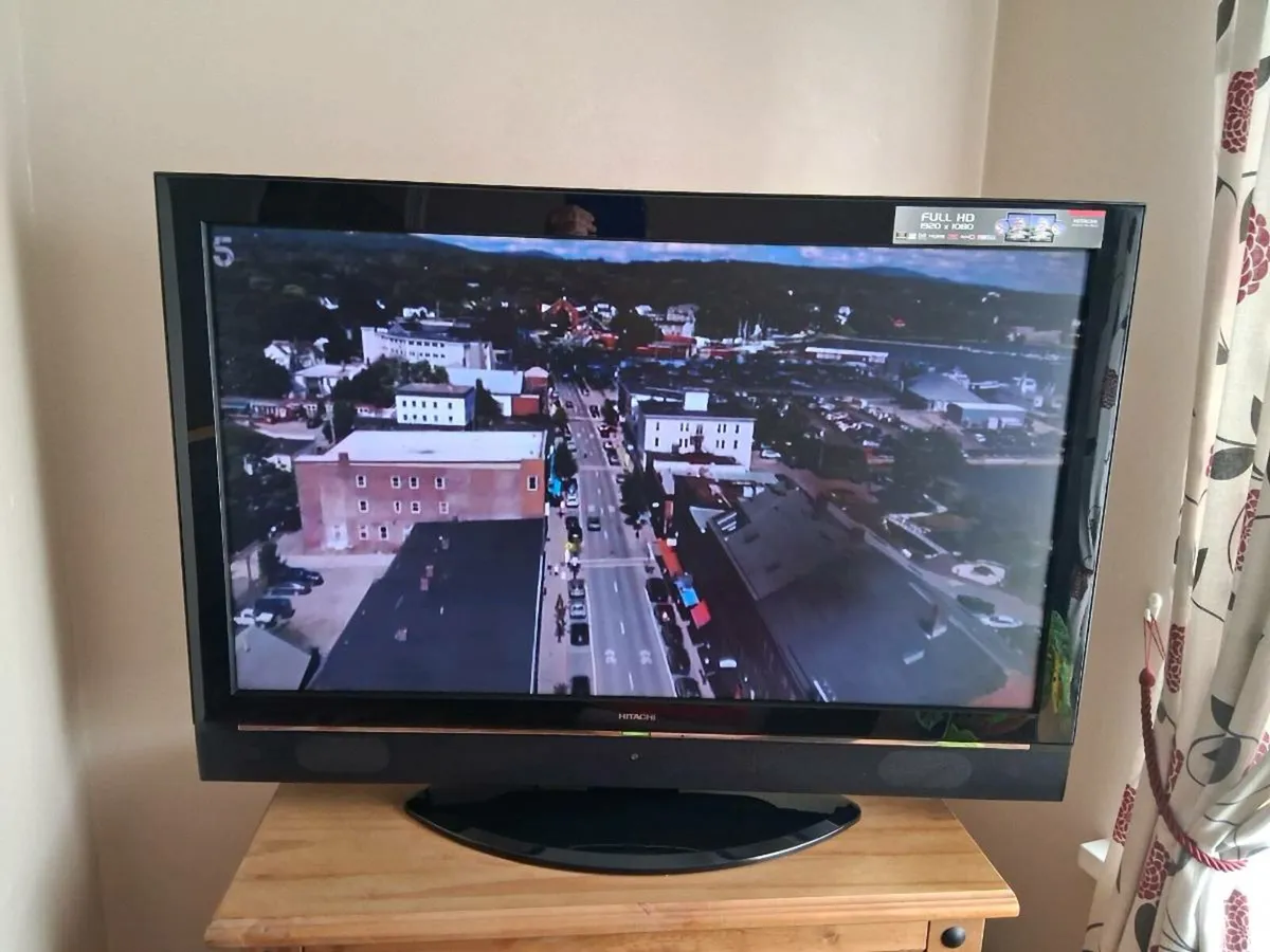42" Hitachi Tv - Image 1