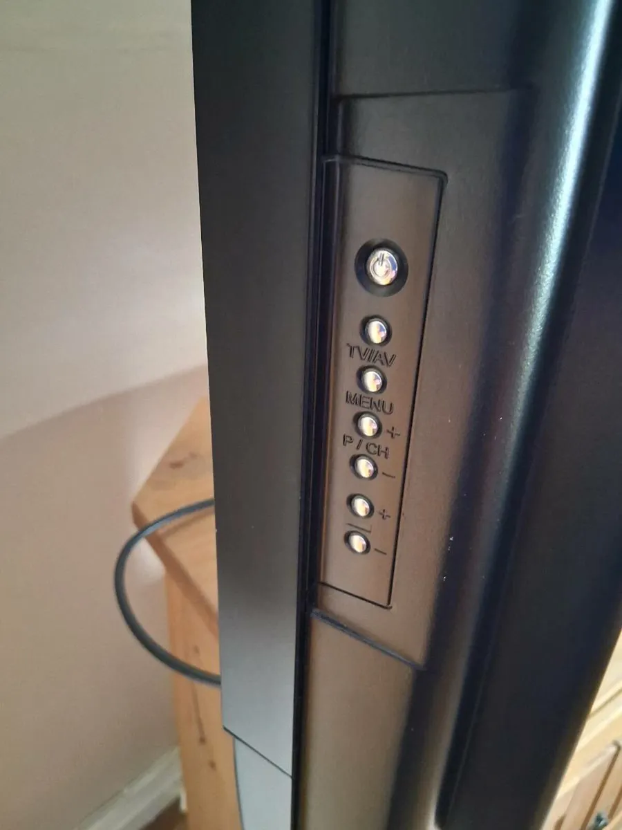 42" Hitachi Tv - Image 4