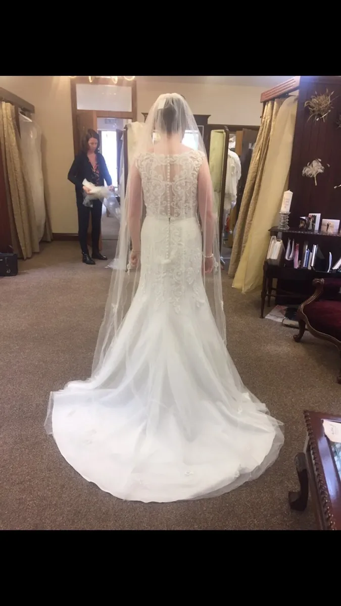 Wedding dress - Image 3
