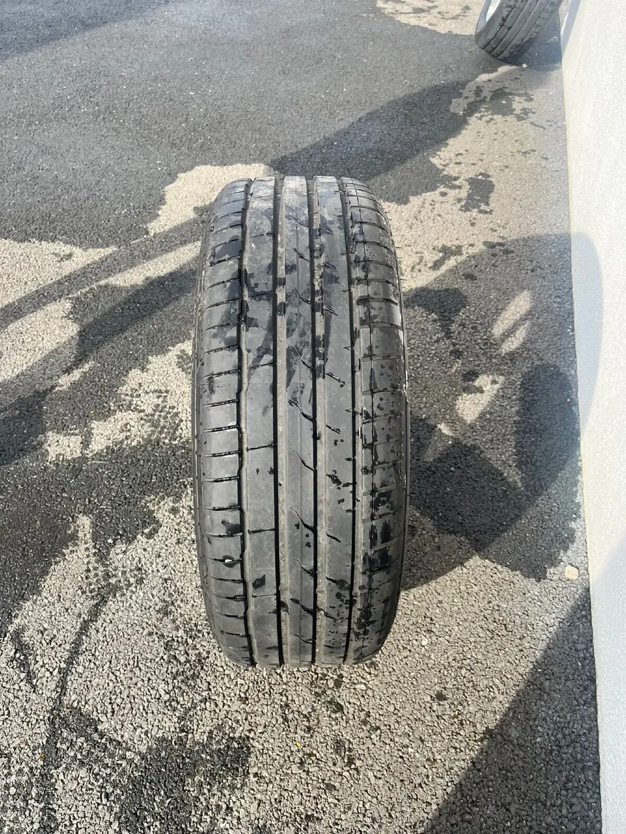 Audi Q3 alloys and tyres - Image 4