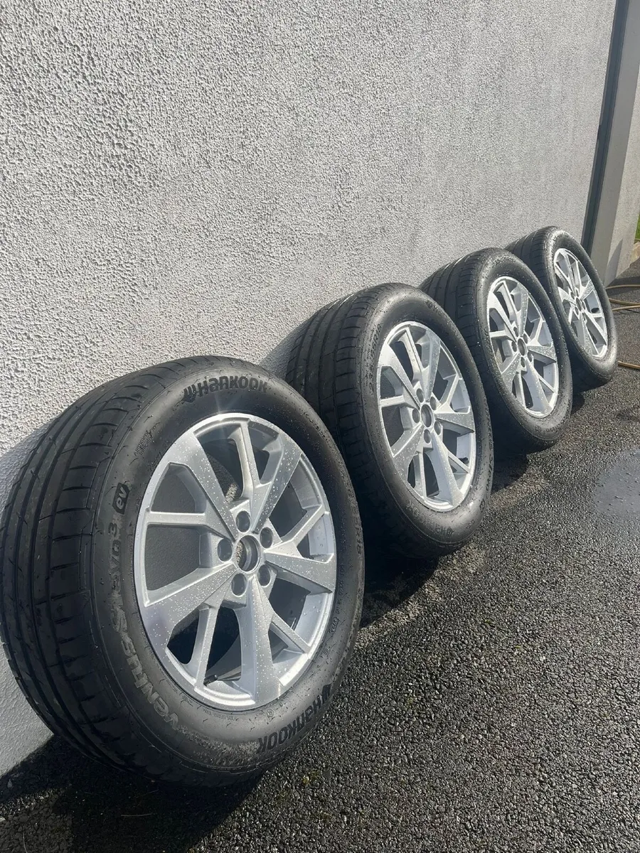 Audi Q3 alloys and tyres - Image 2
